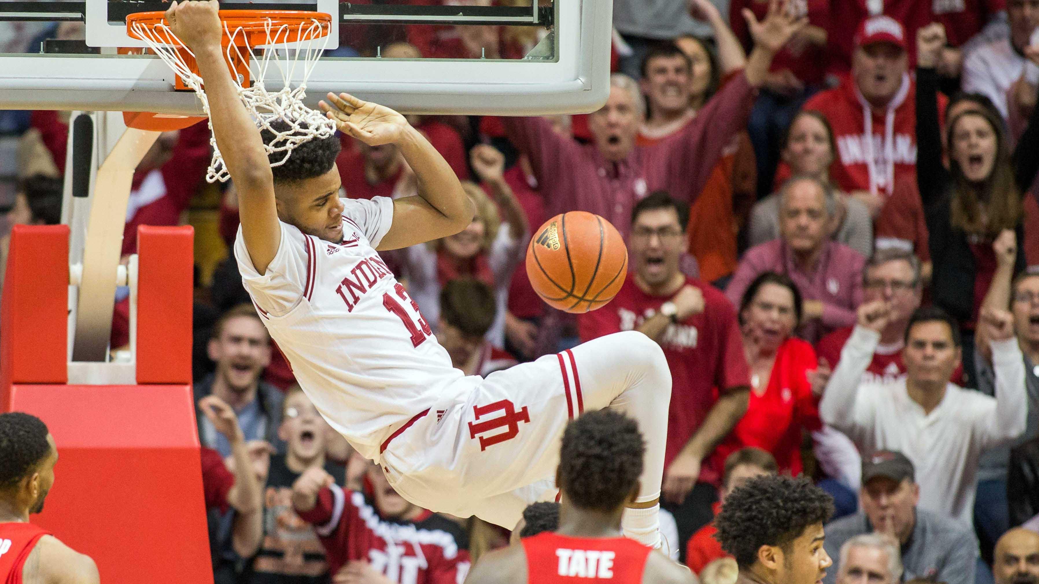 Indiana's Juwan Morgan dunks on Ohio State